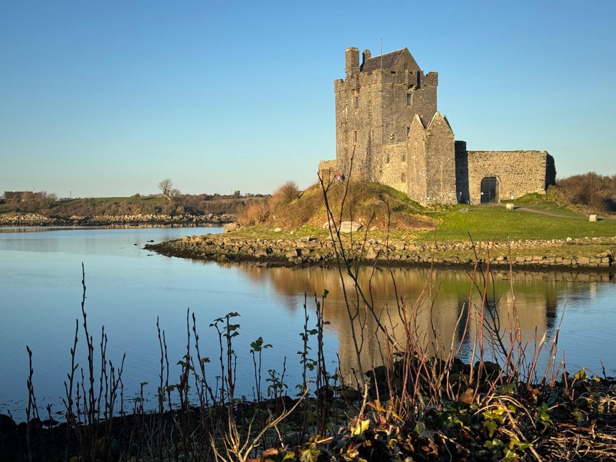 Burren Court Lodge Ballyvaughan Exterior photo